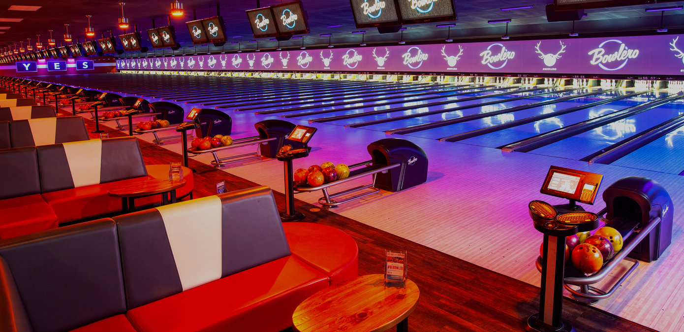 Bowling with Outdoor Seating in Jupiter Bowlero