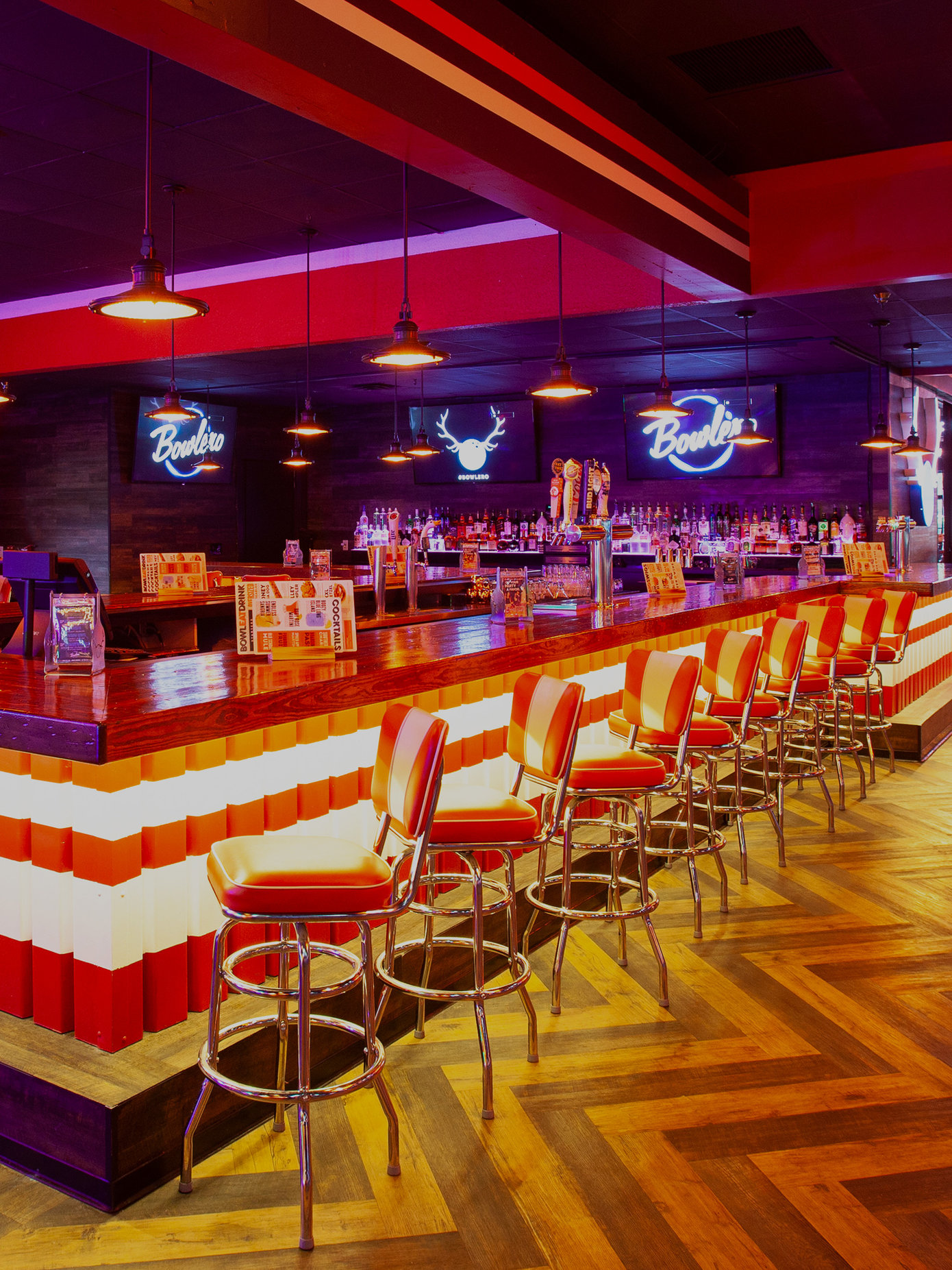 Bowling with Outdoor Seating in Jupiter Bowlero