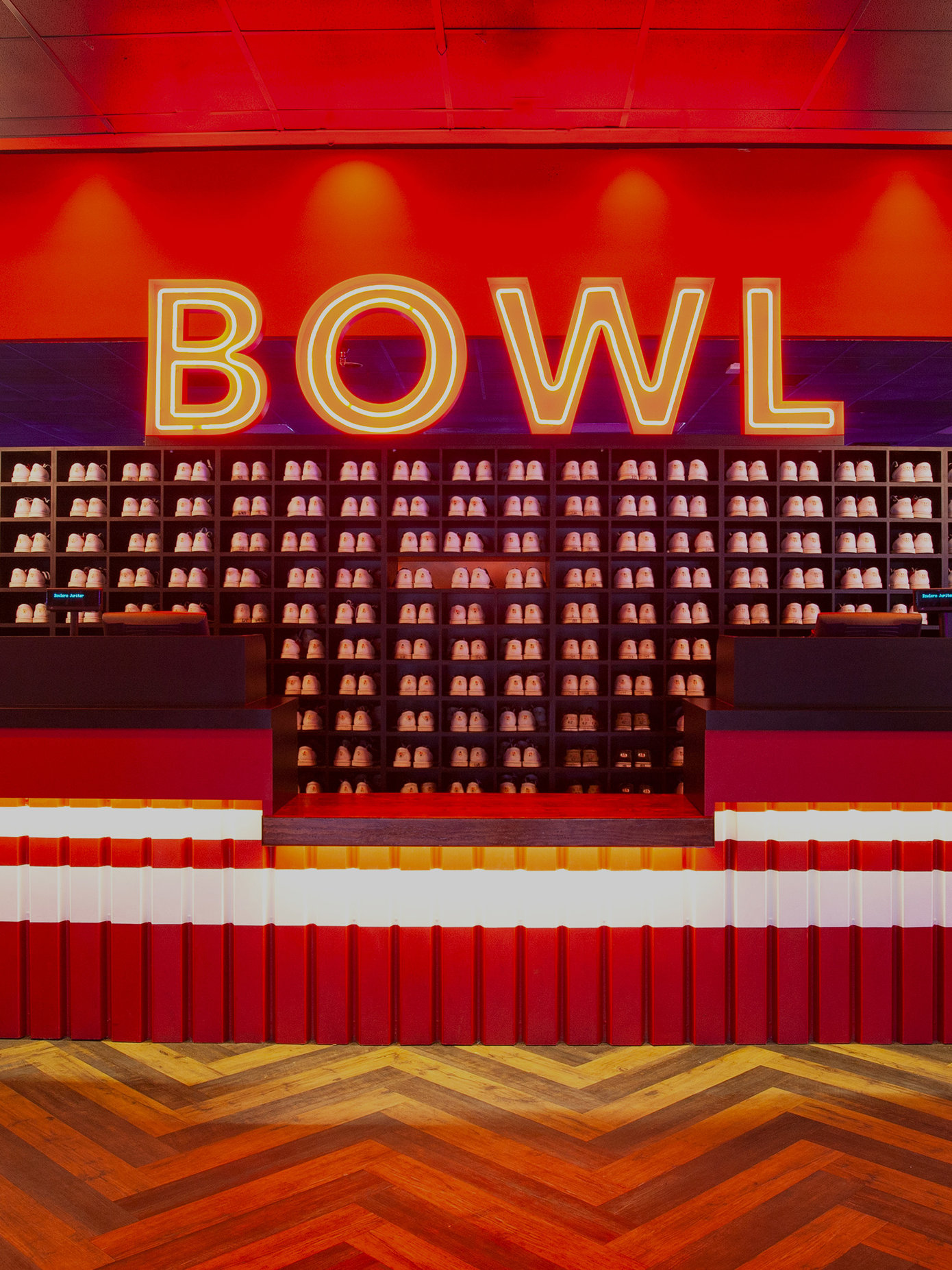 Bowling with Outdoor Seating in Jupiter Bowlero