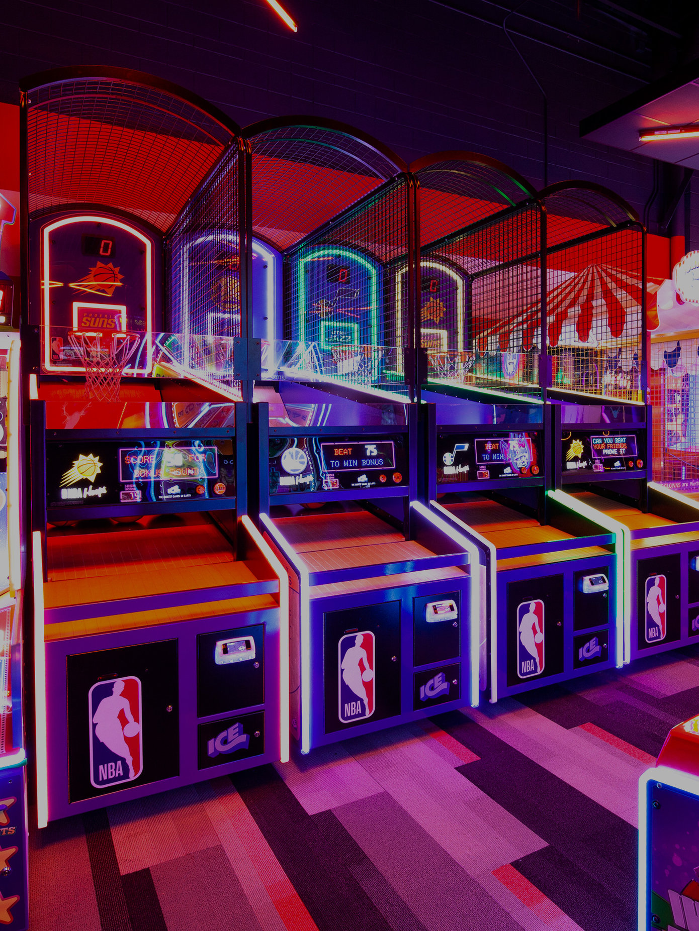 Bowling Alley & Lounge Area in Mar Vista, LA Bowlero