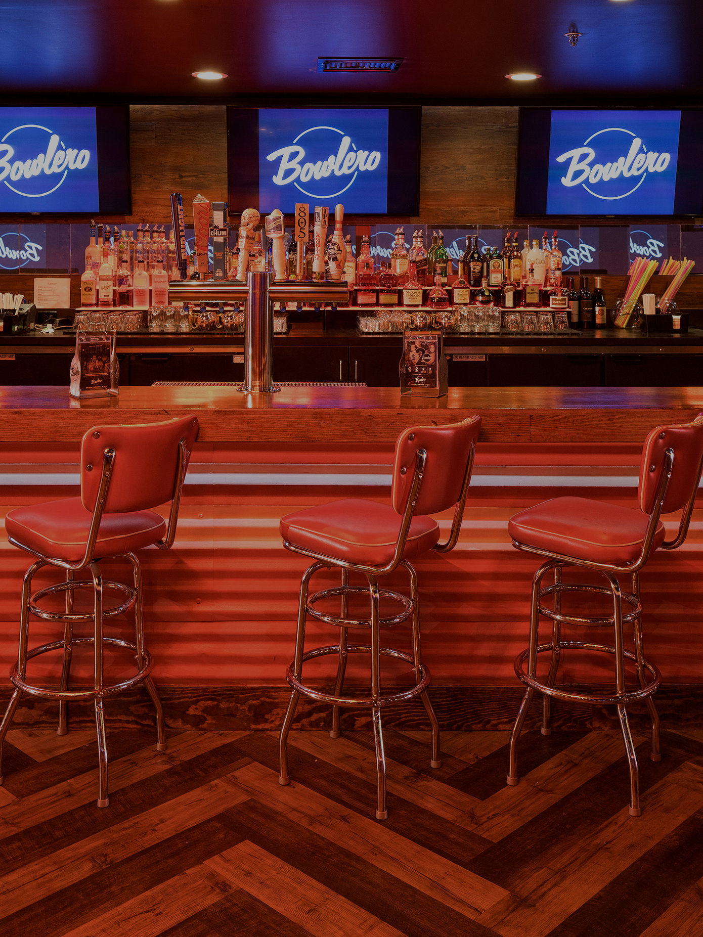 Bowling Alley & Sports Bar in Milpitas Bowlero